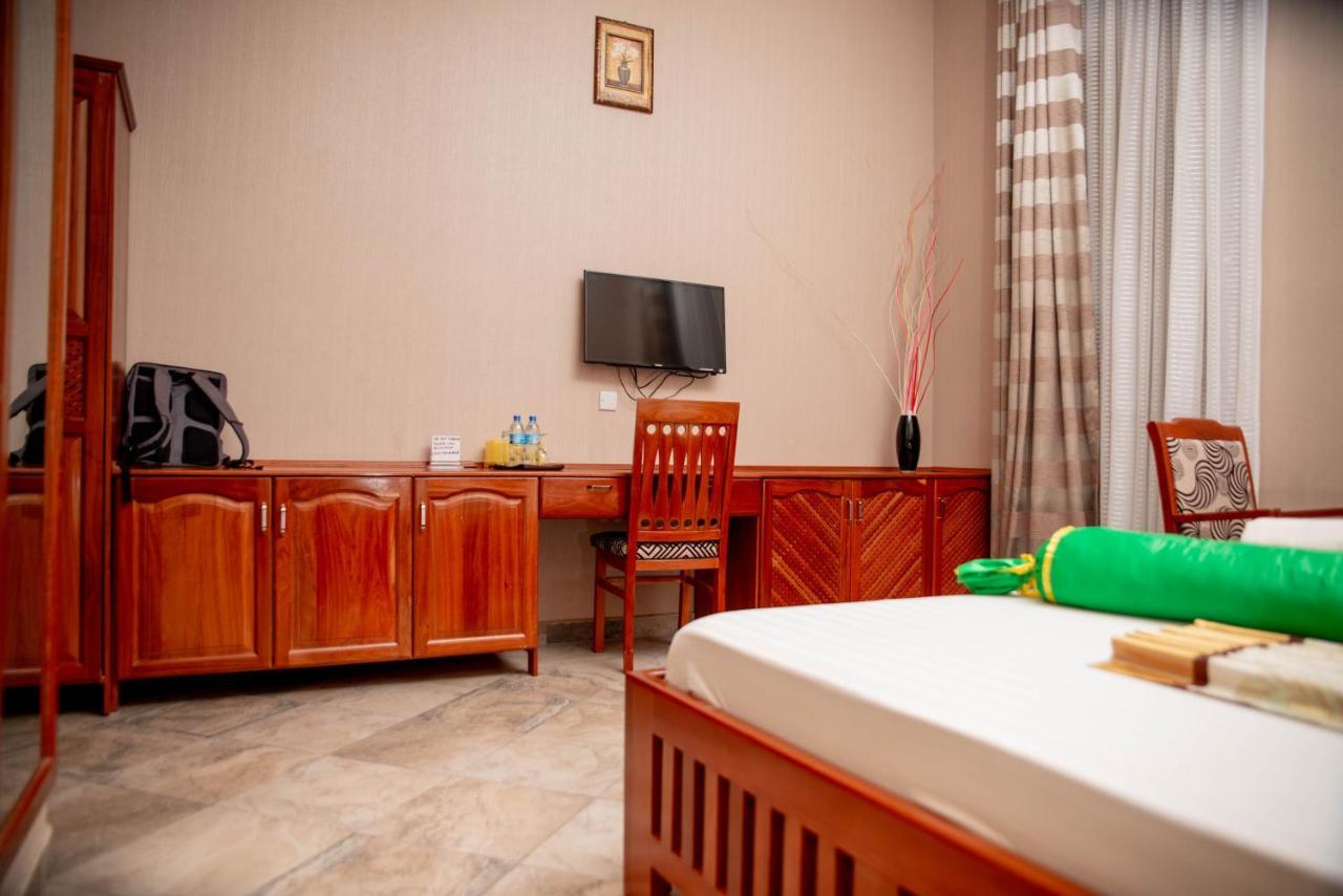 Lush Garden Hotel Аруша Экстерьер фото